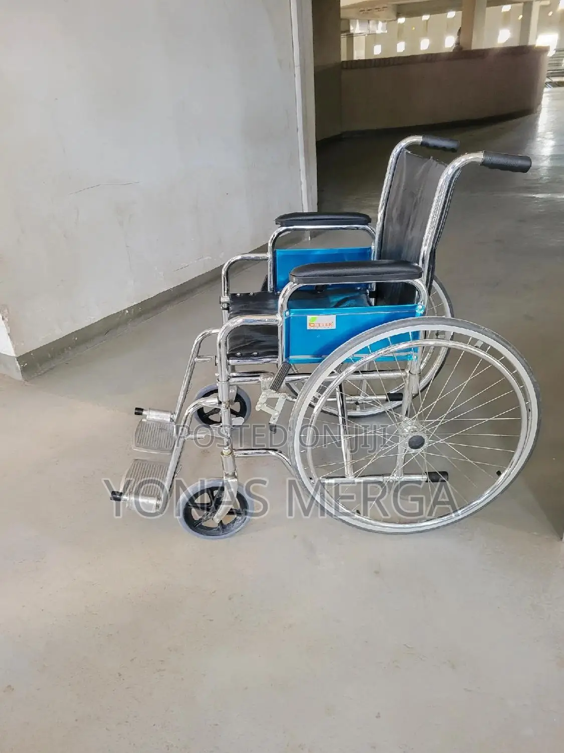 Wheelchair/Wheelchair//Best Suited For Urban Semi-rural Environments