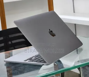 New Laptop Apple MacBook Pro 2022 M2 32GB Apple M2 SSD 256GB