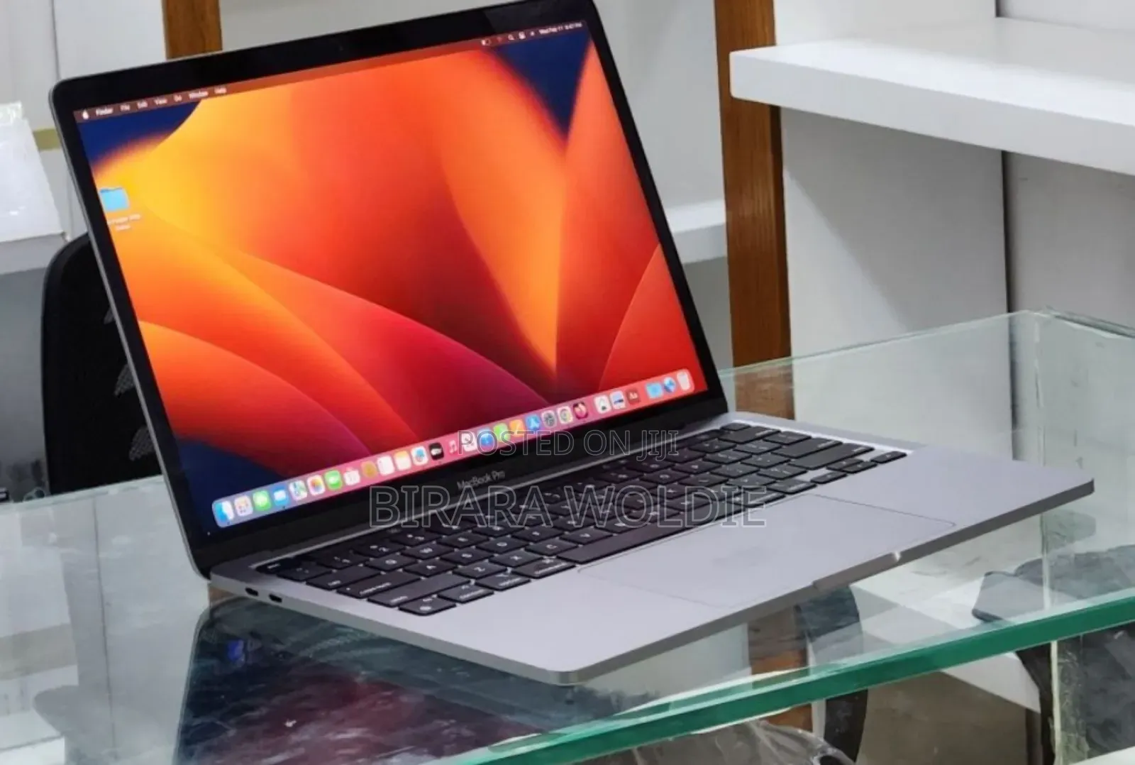 New Laptop Apple MacBook Pro 2022 M2 32GB Apple M2 SSD 256GB