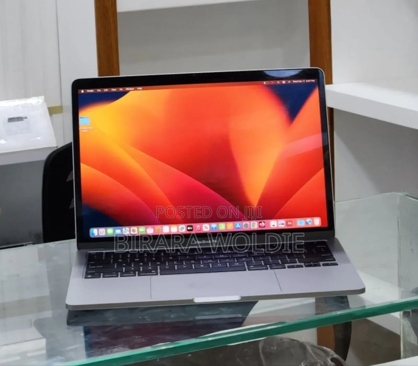 New Laptop Apple MacBook Pro 2022 M2 32GB Apple M2 SSD 256GB