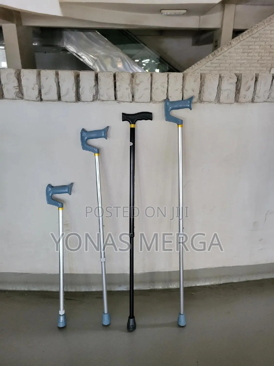 Light Weight Walking Cane卷邽locking Ring)Press the Silver Button Inside