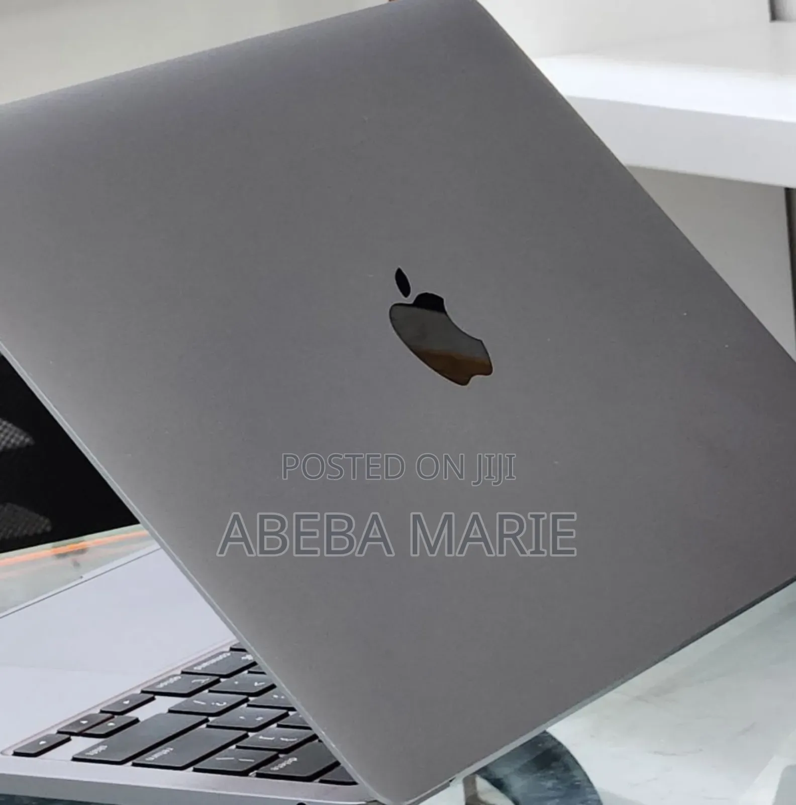 New Laptop Apple MacBook Pro 2022 M2 8GB Apple M2 SSD 256GB