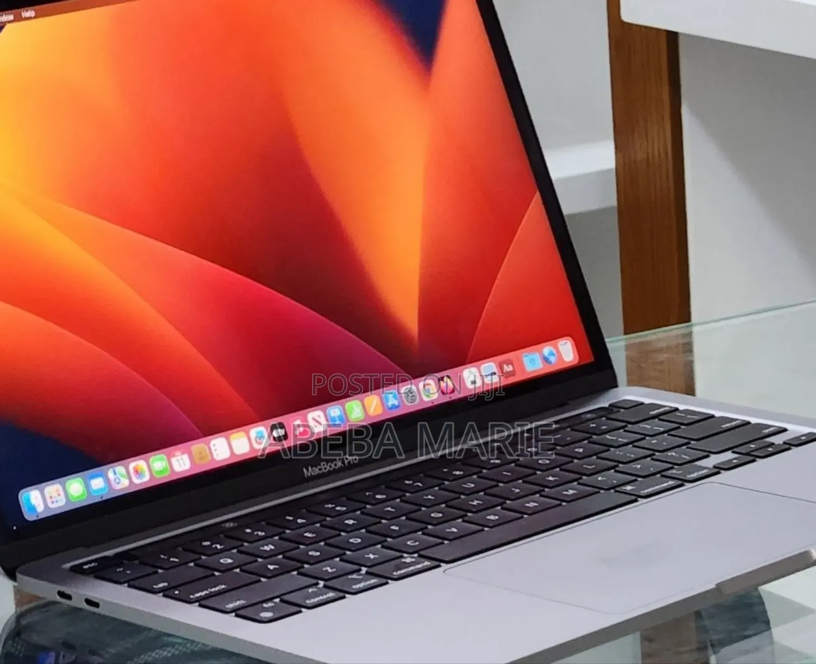 New Laptop Apple MacBook Pro 2022 M2 8GB Apple M2 SSD 256GB