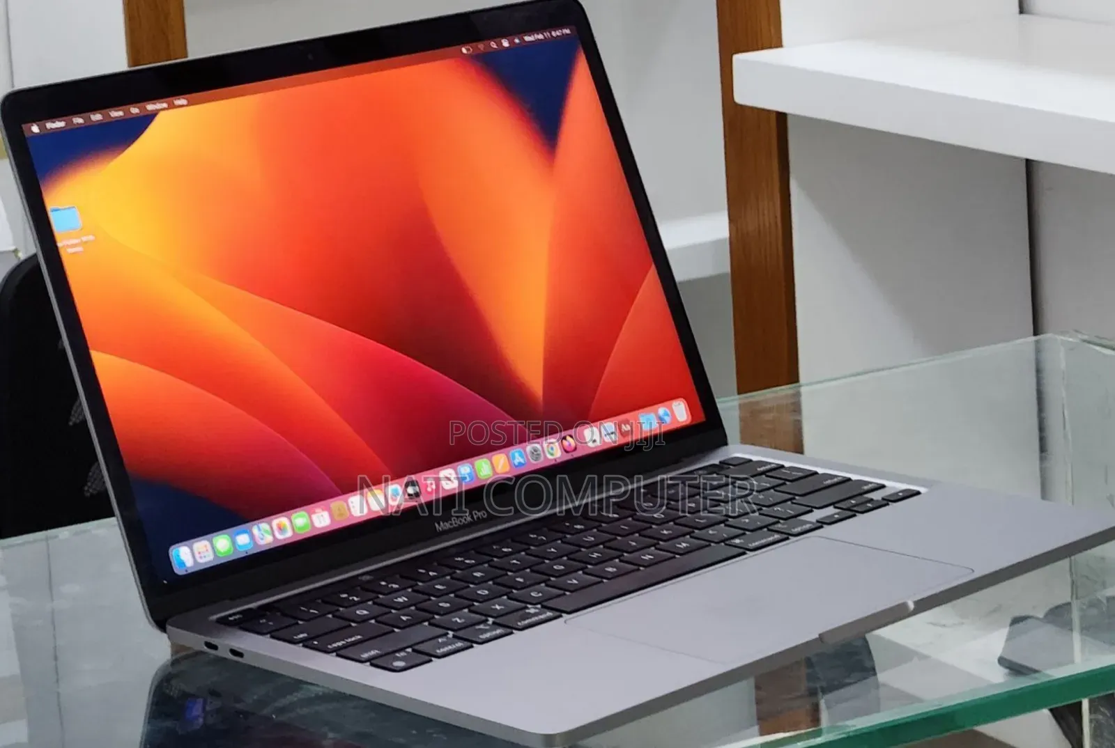 New Laptop Apple MacBook Pro 2022 M2 8GB Apple M2 SSD 256GB