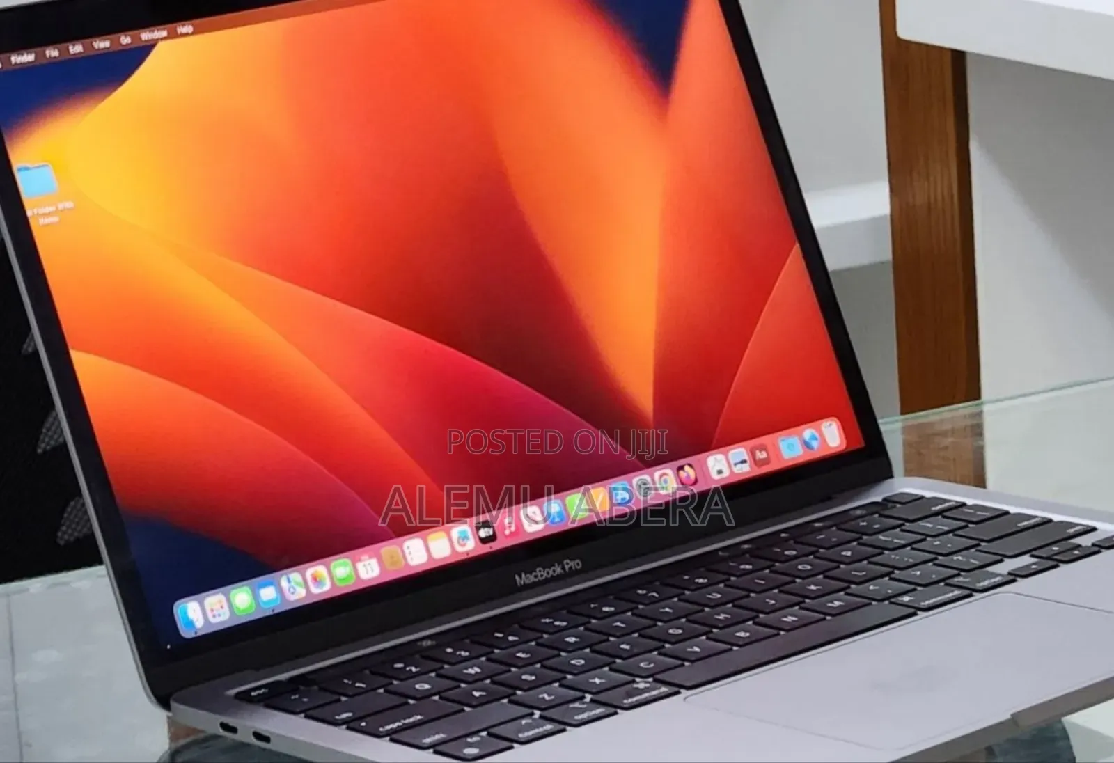 New Laptop Apple MacBook Pro 2022 M2 8GB Apple M2 SSD 256GB