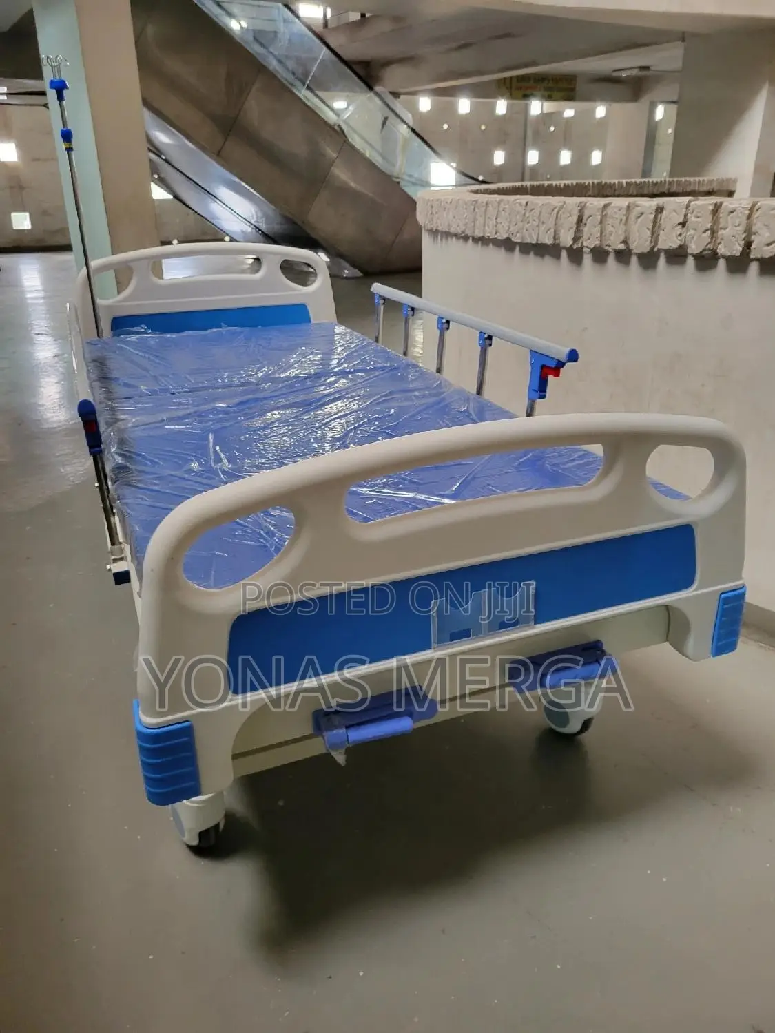 Hospital Bed黃鋆medical Patient Bed Frame With Wheels怯巉mattress Classic
