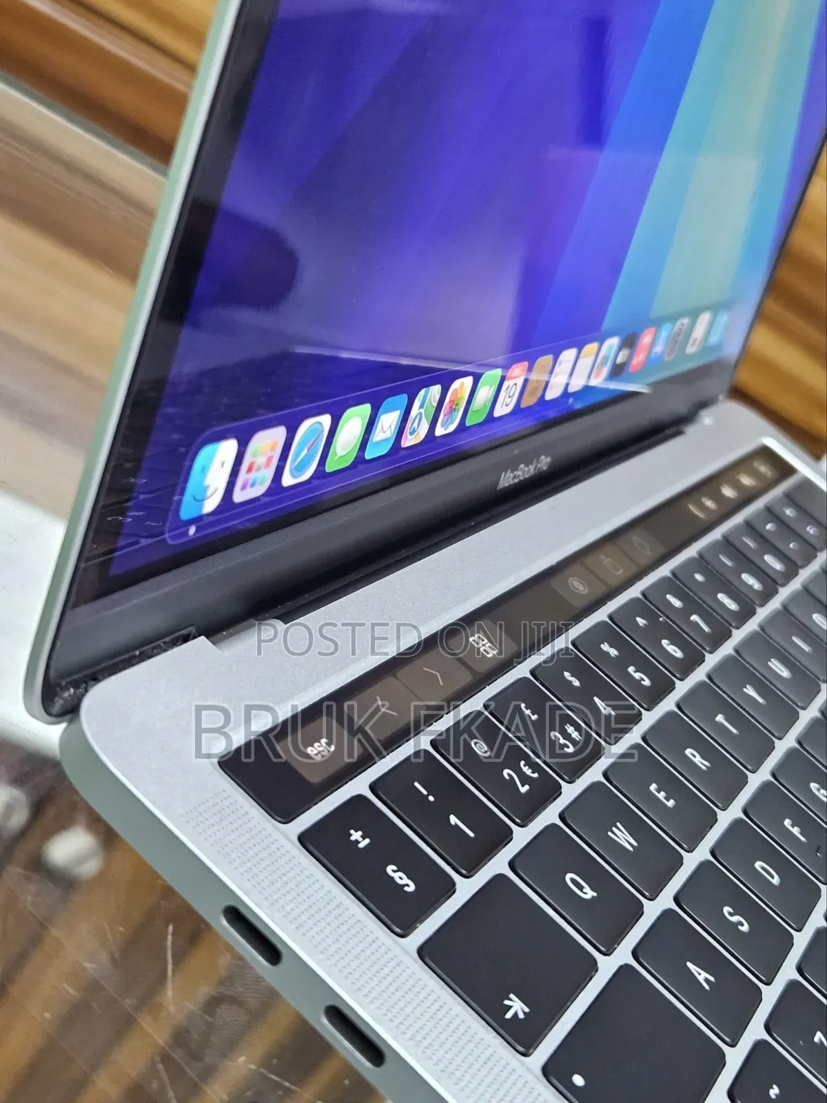 New Laptop Apple MacBook Pro 2019 8GB Intel Core I5 SSD 256GB