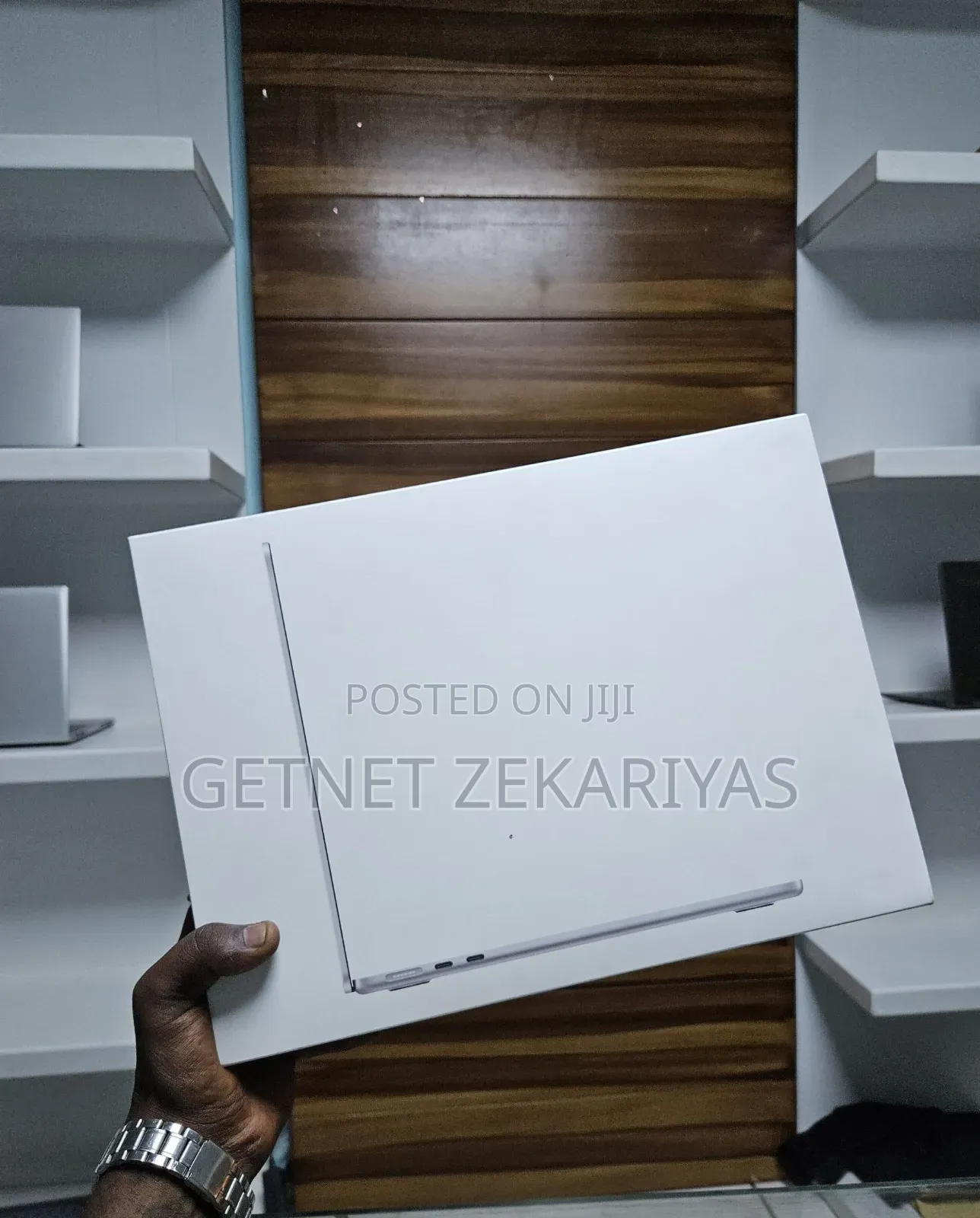 New Laptop Apple MacBook Air 2025 M4 13-Inch 16GB Apple M4 SSD 1T