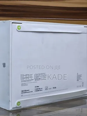 New Laptop Apple MacBook Air 2025 M4 13-Inch 16GB Apple M4 SSD 1T