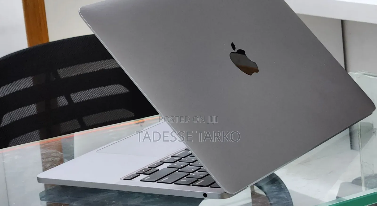 New Laptop Apple MacBook Pro 2022 M2 8GB Apple M2 SSD 256GB