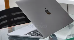 New Laptop Apple MacBook Pro 2022 M2 8GB Apple M2 SSD 256GB