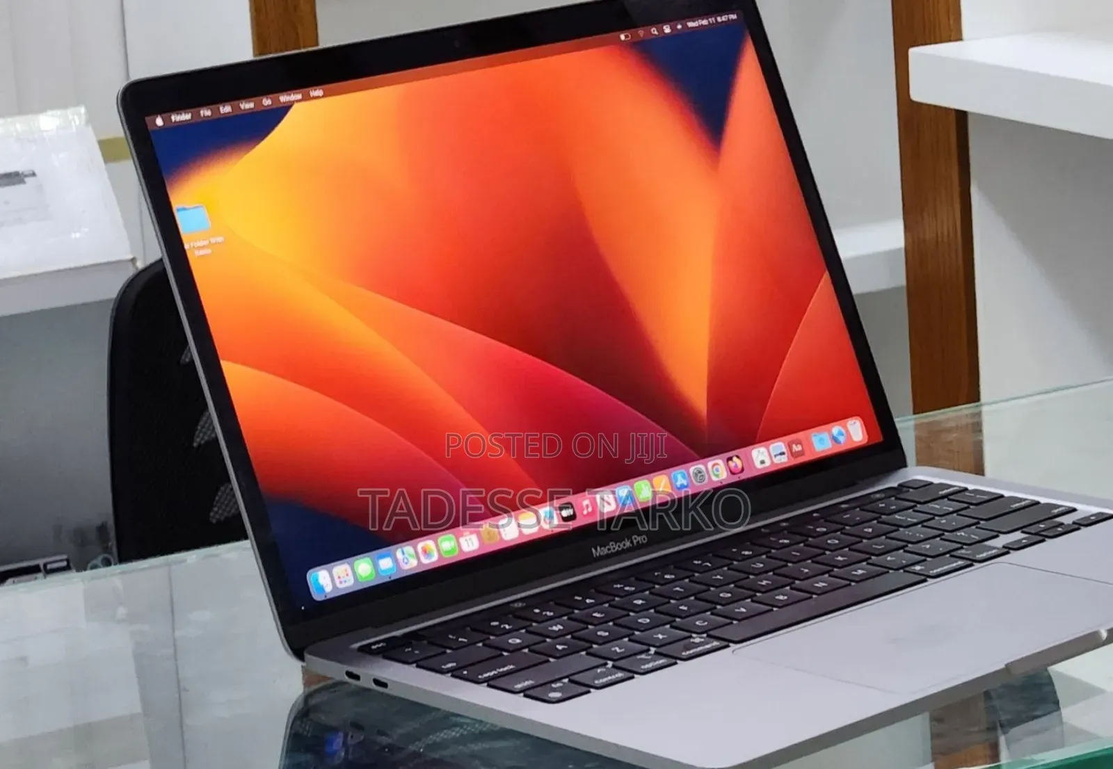 New Laptop Apple MacBook Pro 2022 M2 8GB Apple M2 SSD 256GB