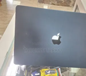 New Laptop Apple MacBook Air 2025 M4 13-Inch 16GB Apple M4 SSD 256GB