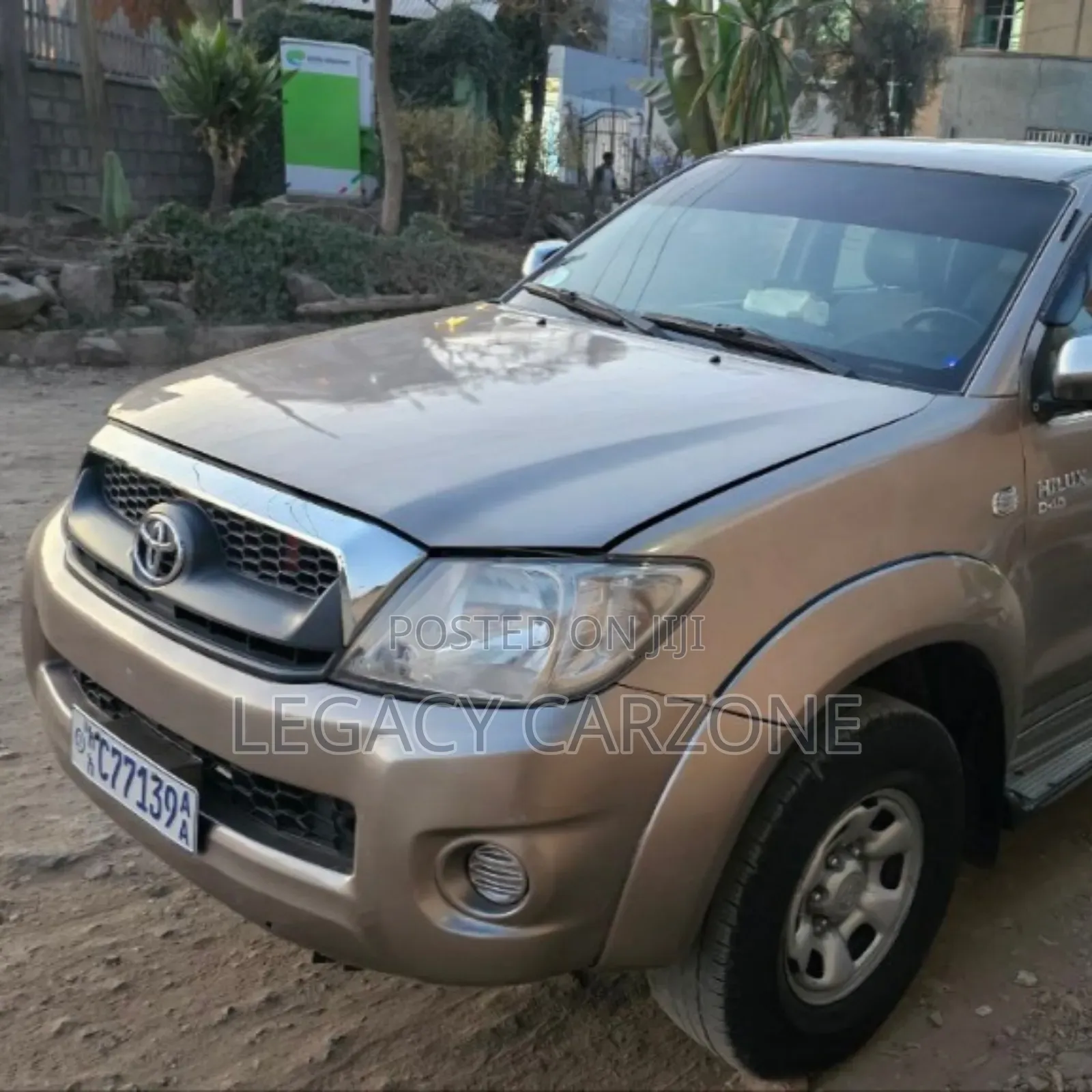 Toyota Hilux 2010 Brown