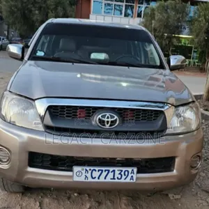 Toyota Hilux 2010 Brown