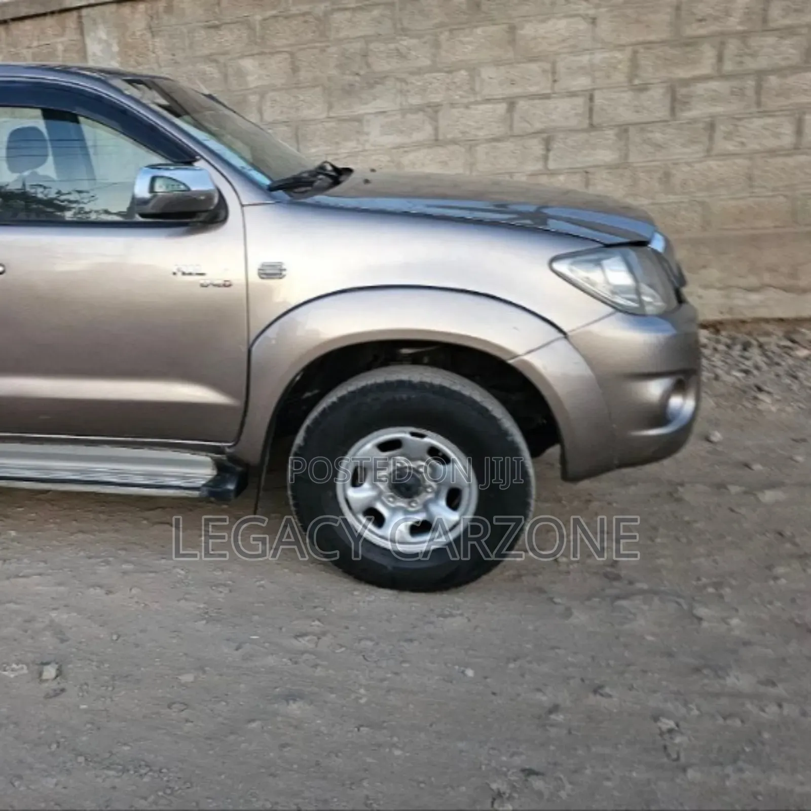 Toyota Hilux 2010 Brown