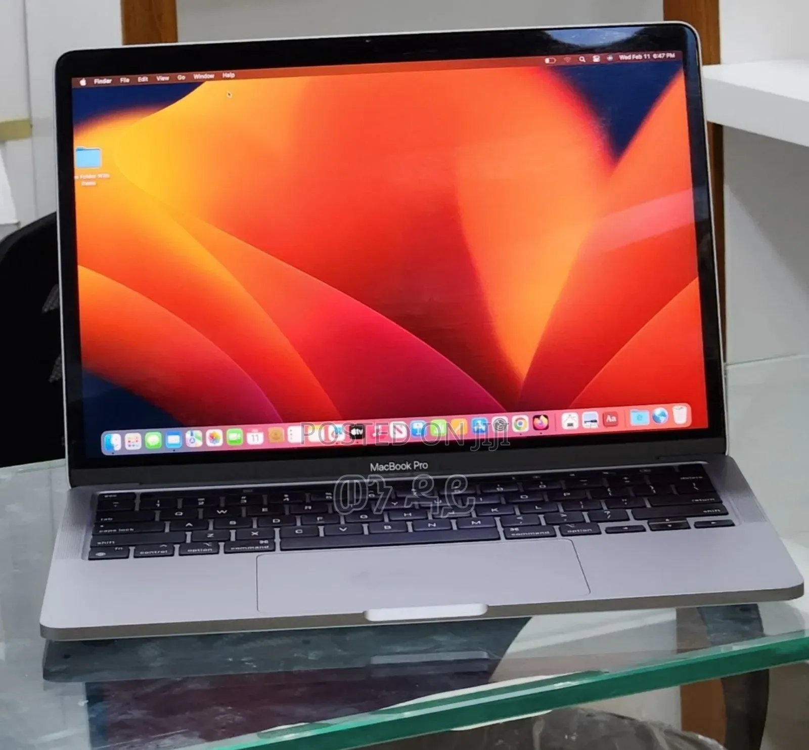 New Laptop Apple MacBook Pro 2022 M2 8GB Intel Core I7 SSD 256GB