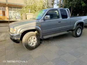 Toyota Hilux 2.5 Cab 2005 Gray
