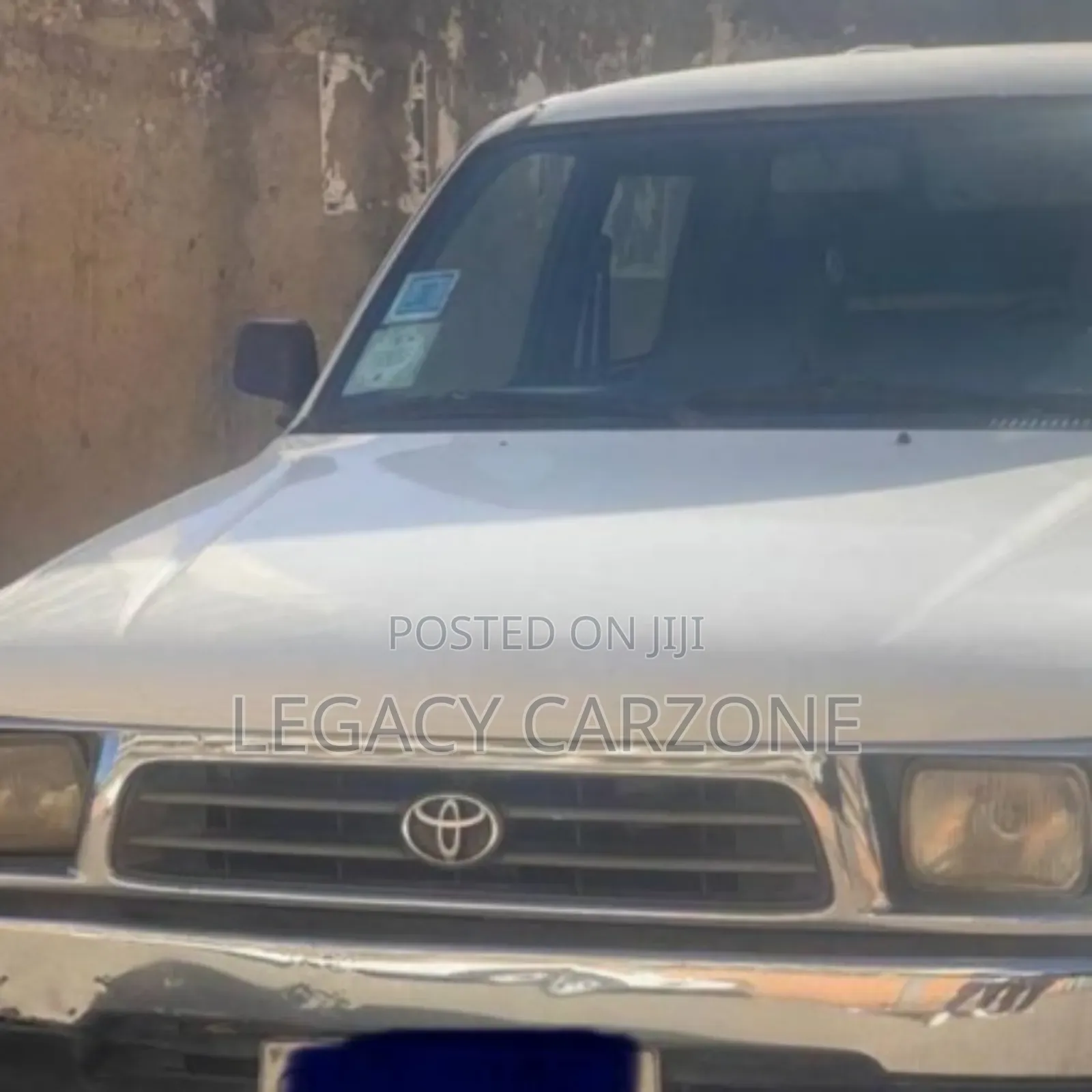 Toyota Hilux 1999 White