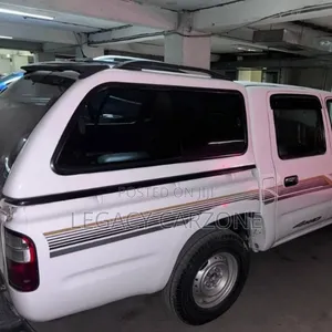 Toyota Hilux 1999 White