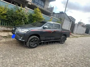 Toyota Hilux 2018 Gray