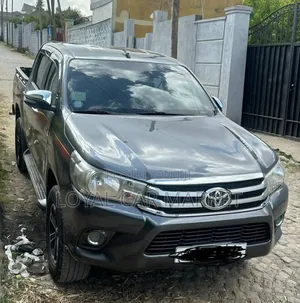 Toyota Hilux 2018 Gray