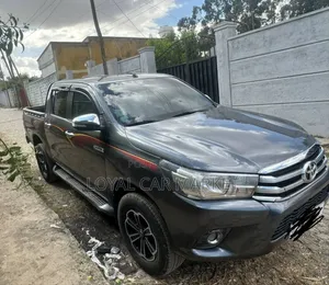 Toyota Hilux 2018 Gray