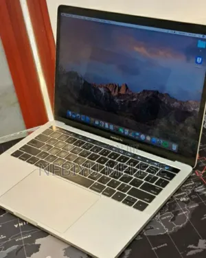 New Laptop Apple MacBook Pro 2016 8GB Intel Core I5 SSD 256GB