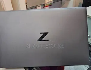 New Laptop HP ZBook Firefly G8 16GB Intel Core I7 SSD 512GB