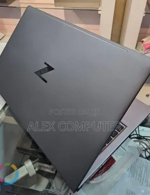 New Laptop HP ZBook Firefly G8 16GB Intel Core I7 SSD 512GB