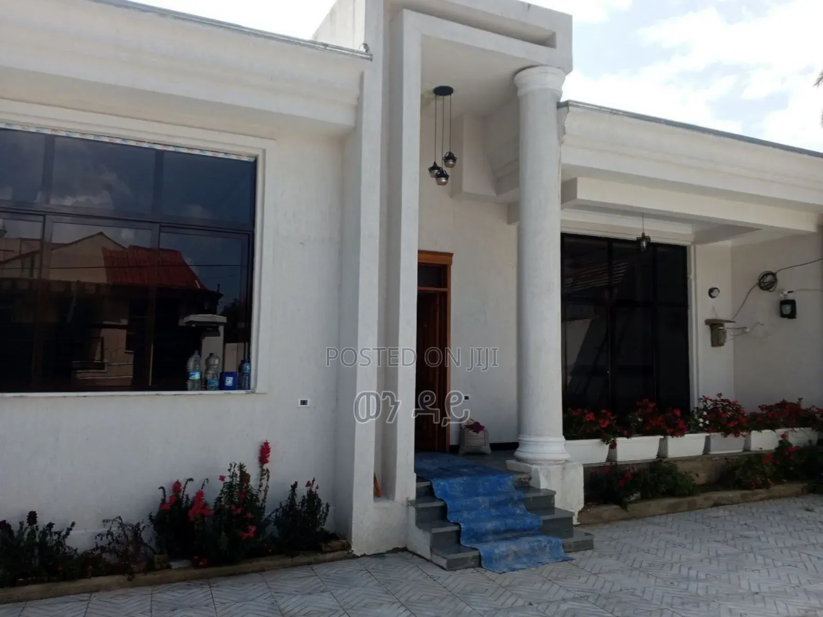 Furnished 3bdrm Villa in Yeka for sale