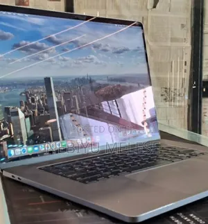 New Laptop Apple MacBook Pro 2019 32GB Intel Core I7 SSD 512GB