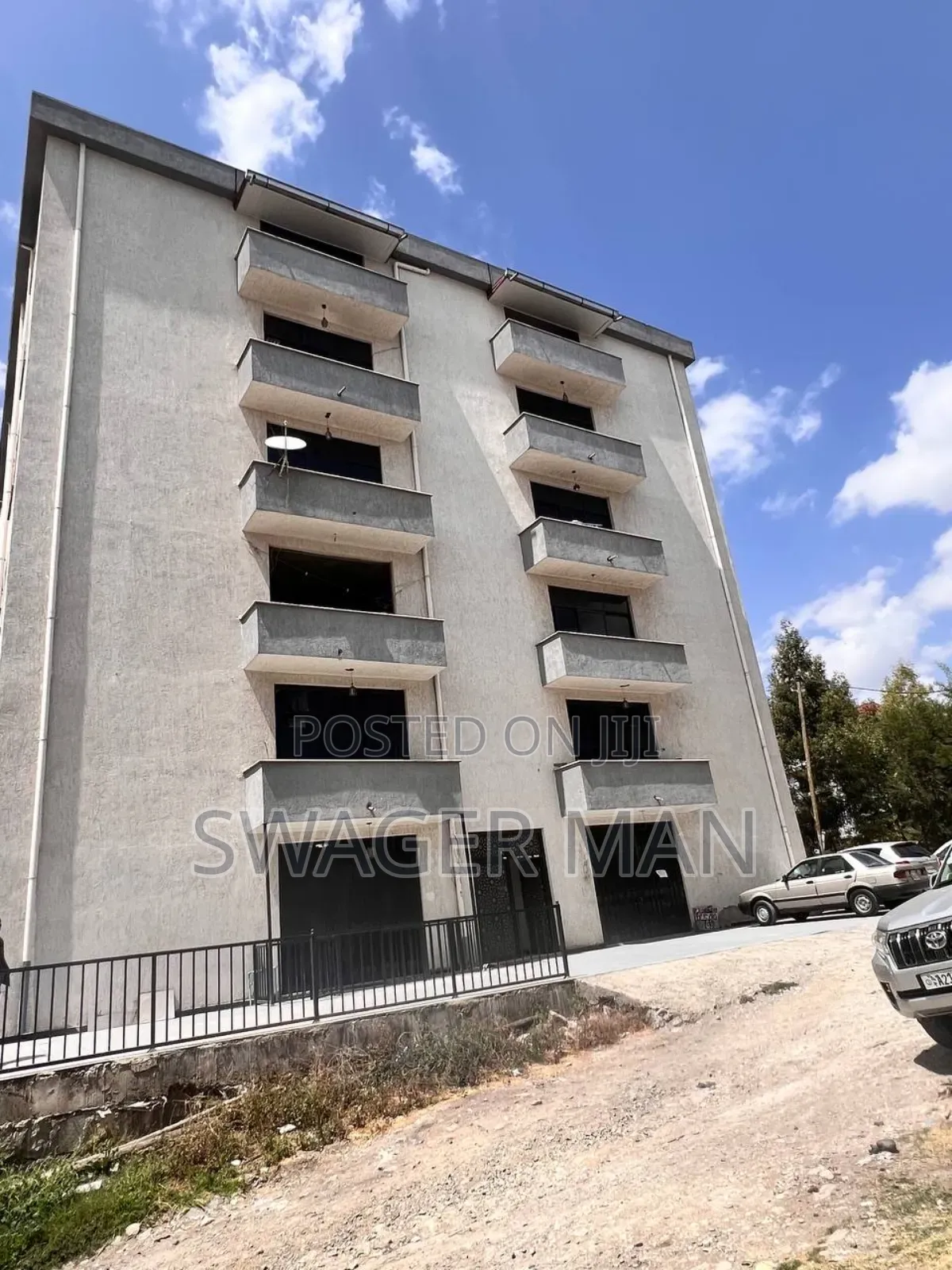 Furnished 4bdrm Apartment in 72, Yeka for sale
