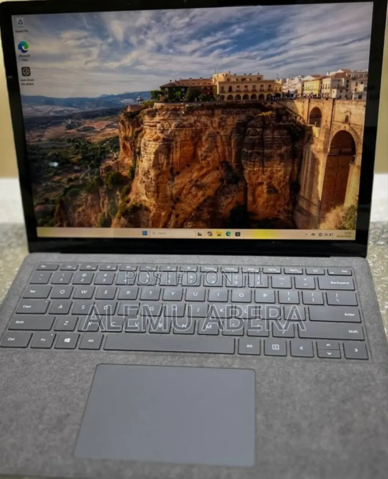 New Laptop Microsoft Surface 16GB Intel Core I7 SSD 256GB