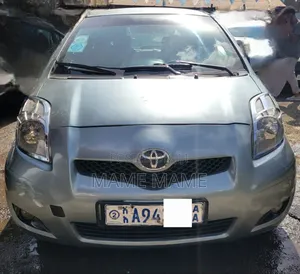 Toyota Yaris 2010 Silver