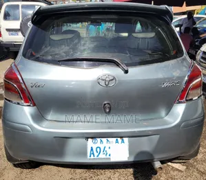 Toyota Yaris 2010 Silver