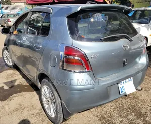 Toyota Yaris 2010 Silver