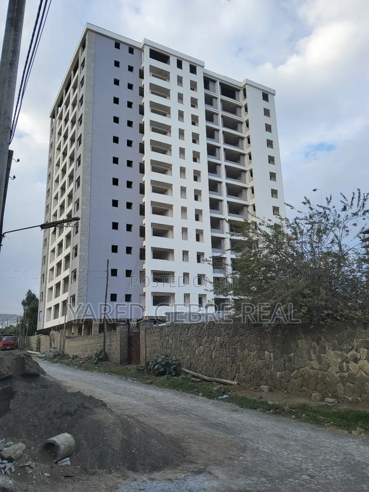 3bdrm Apartment in Cmc(Safari School, Yeka for sale