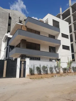 11bdrm House in Addis Abeba, Bole for sale