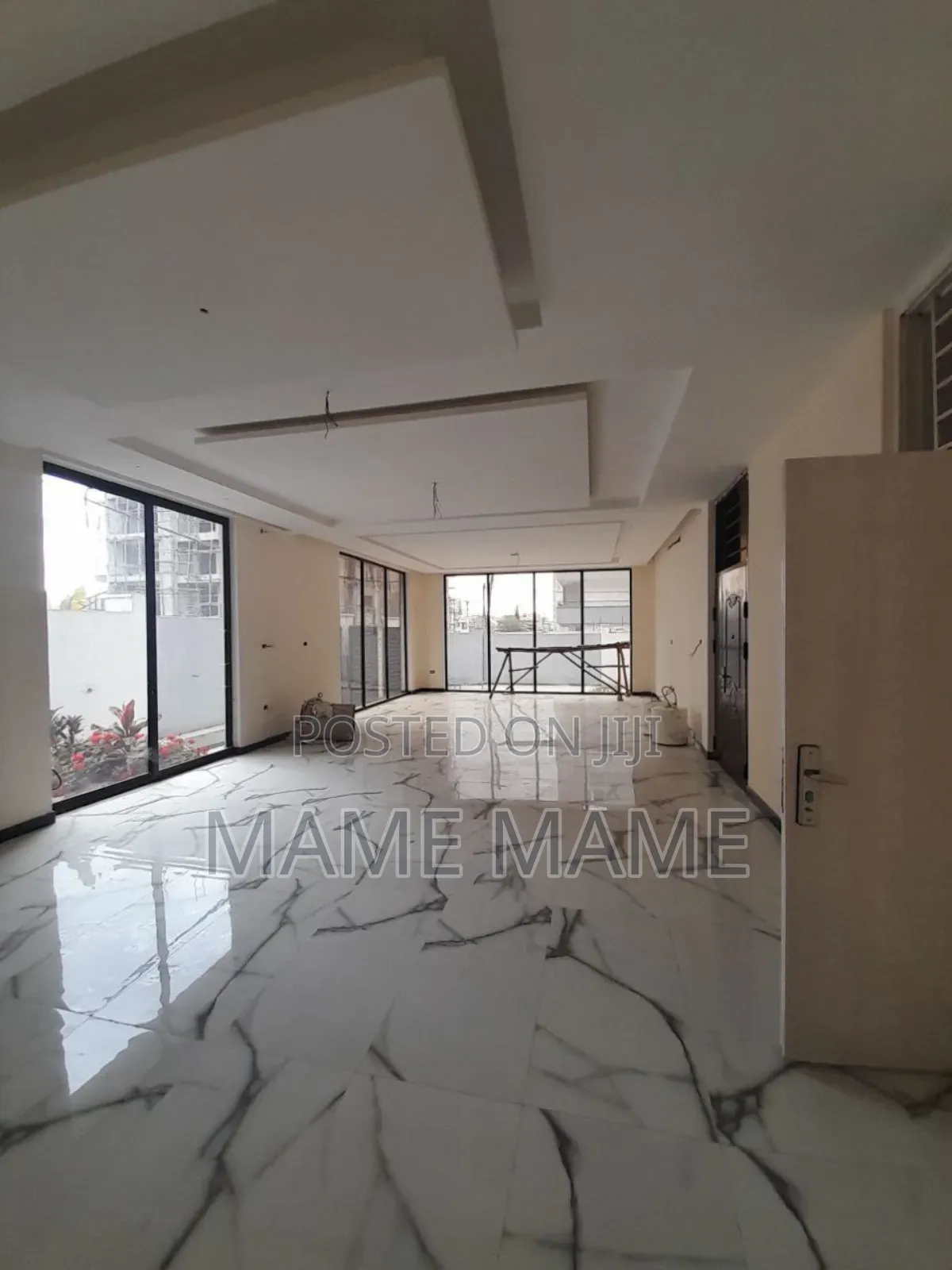 11bdrm House in Addis Abeba, Bole for sale