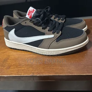 Nike Air Jordan 1 Low *Travis Mocha Fashion Sneaker