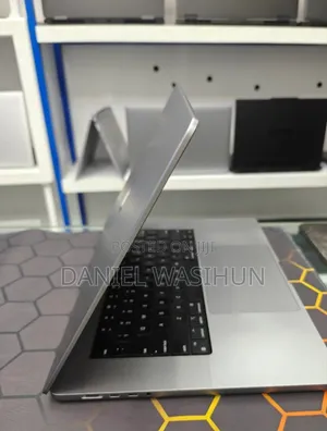 New Laptop Apple MacBook Pro M1 16GB Apple M1 SSD 512GB