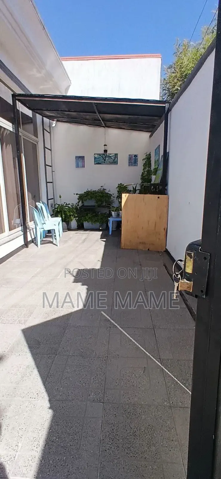 3bdrm Villa in Addis Abeba, Bole for sale