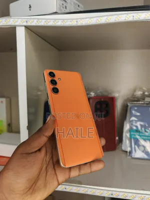 Samsung Galaxy F55 128 GB