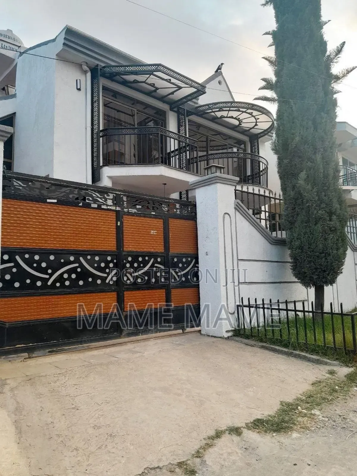 5bdrm House in Addis Abeba, Bole for sale