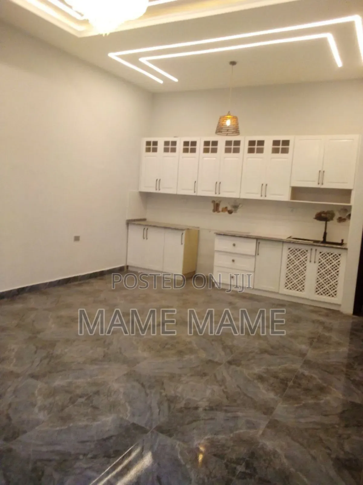 5bdrm House in Addis Abeba, Bole for sale