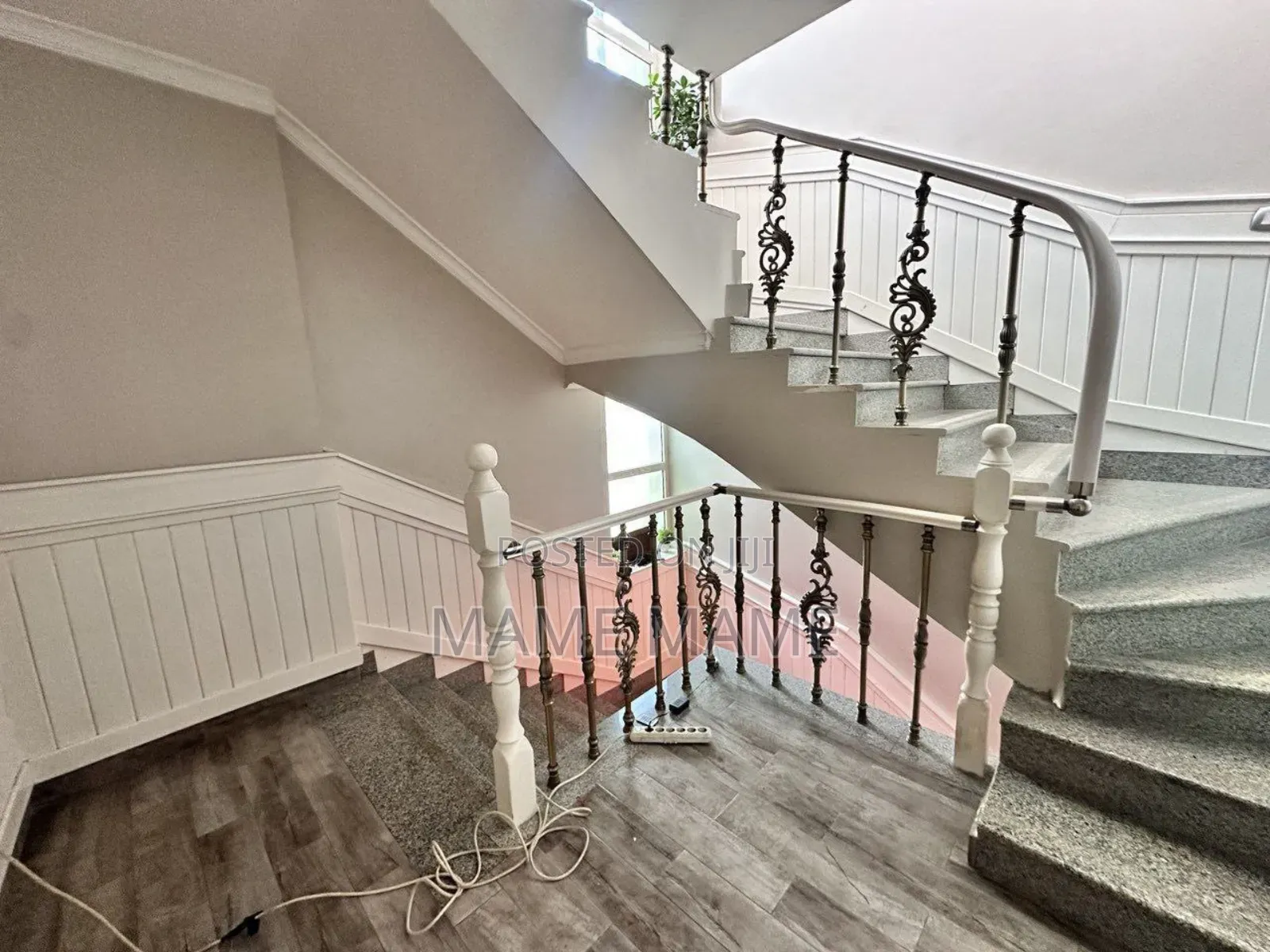 5bdrm House in Addis Abeba, Bole for sale