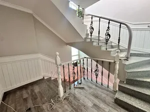 5bdrm House in Addis Abeba, Bole for sale