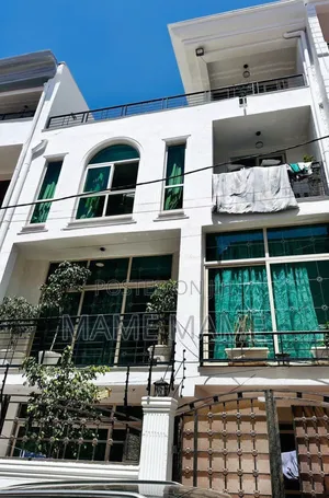 5bdrm House in Addis Abeba, Bole for sale