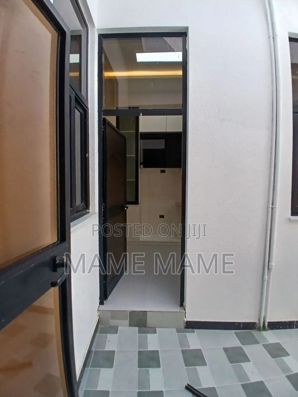 5bdrm House in Addis Abeba, Bole for sale